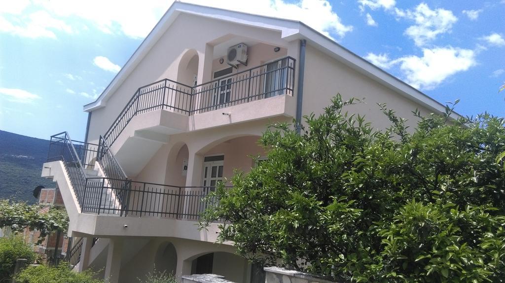 Apartment Ruzica Krstic Herceg Novi Buitenkant foto