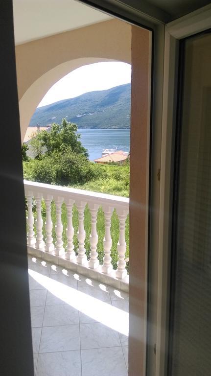 Apartment Ruzica Krstic Herceg Novi Buitenkant foto